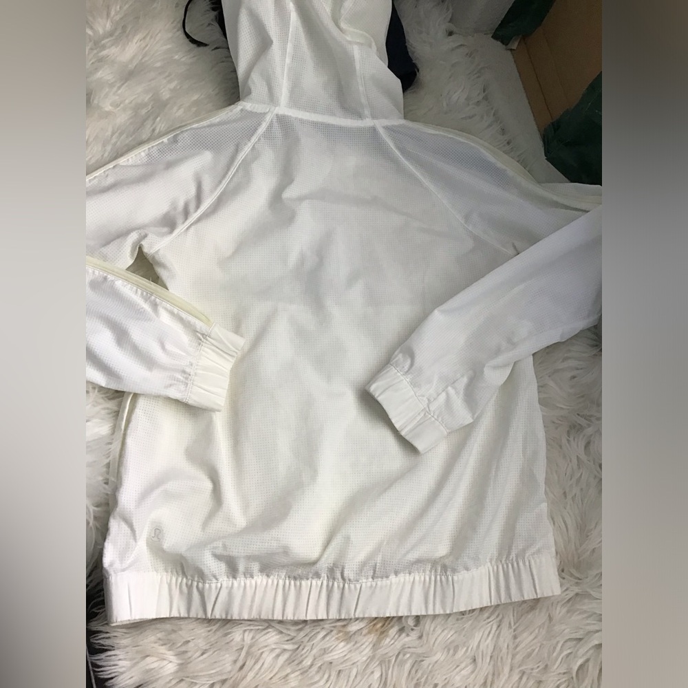 🌼Lululemon White Pack Light Pullover size 4
White - Picture 7 of 14